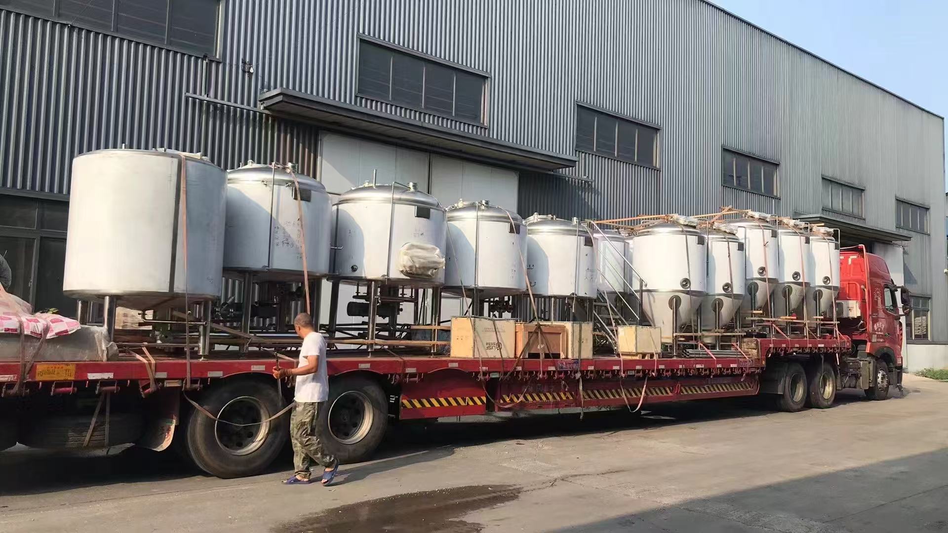 哈巴河精酿啤酒设备厂—中小型精酿啤酒厂提供服务